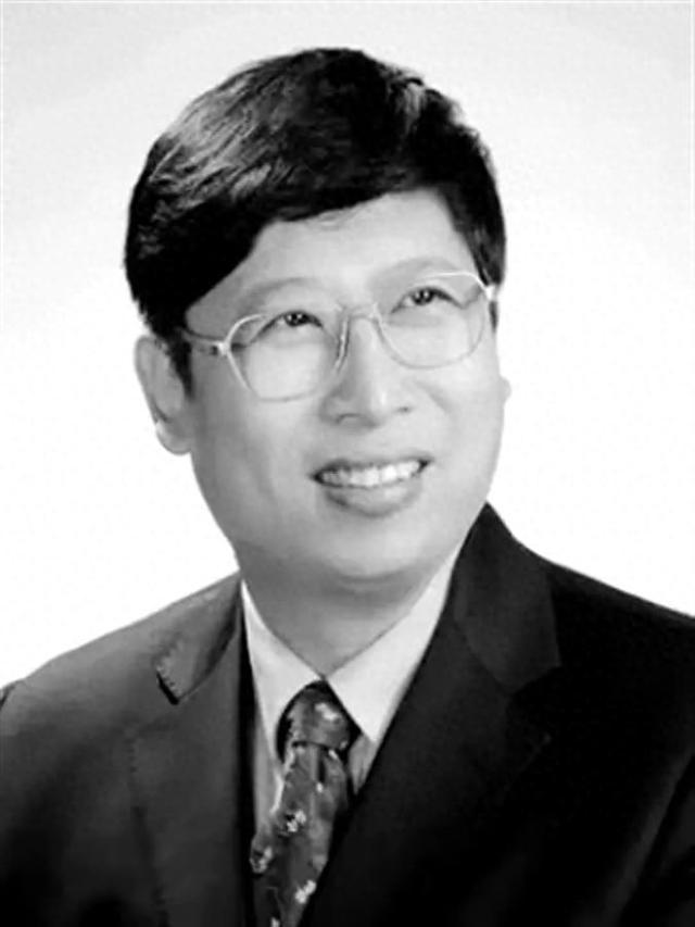 飞机上突发疾病！他凌晨不幸离世