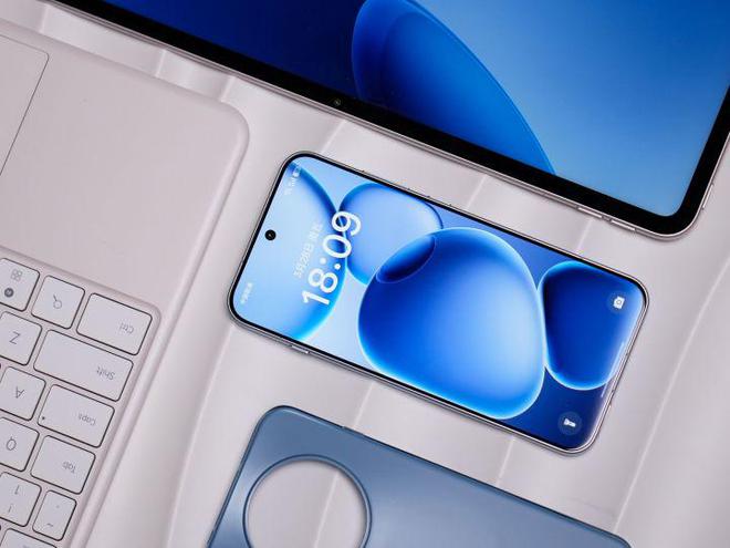 欧冠限定图标 OPPO Find X8s免费彩绘有惊喜