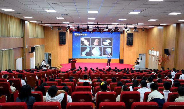 巩义：中科院博士走进巩义嵩山路小学 助燃科技航天梦