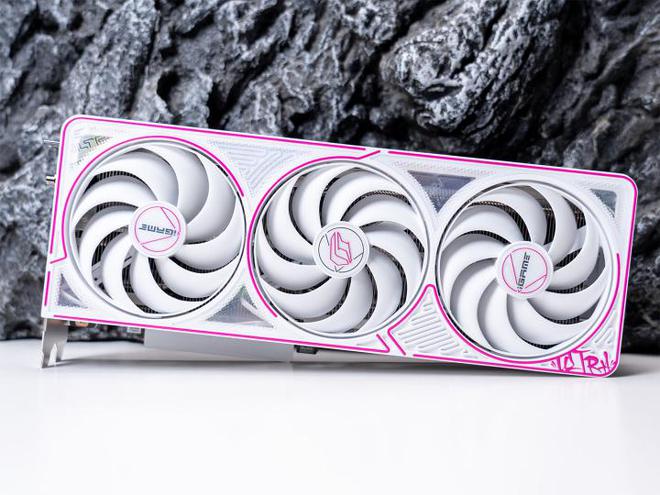 潮流外观大显存 iGame RTX 5060 Ti Ultra W OC 16GB首测