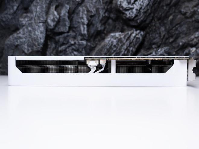 潮流外观大显存 iGame RTX 5060 Ti Ultra W OC 16GB首测