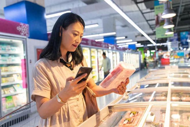 那些买东西会看食品标签的人，看的究竟是什么？