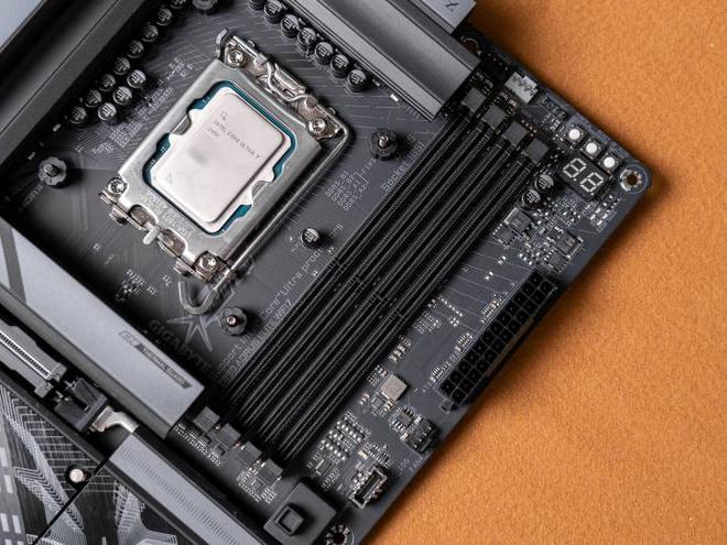 缘何成为新一代爆款？技嘉Z890+酷睿Ultra 7 265K整机评测