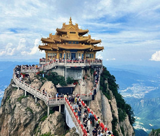 注意！老君山、九寨沟等多个景区称已达接待最大承载量，有景区暂停售票
