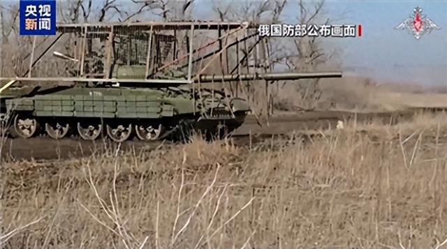 突发！俄军弹药库遭袭