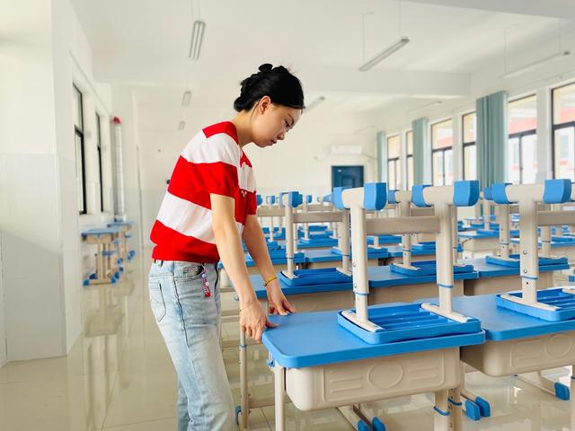 二七区兴华小学教育集团：校园有我更洁净 劳动教育放光彩