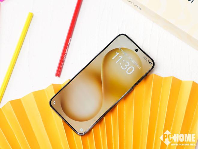 vivo S30 Pro mini图赏：夏日“颜霸”手机 色彩与轻盈完美融合