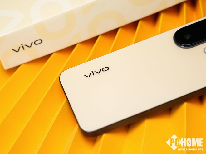 vivo S30 Pro mini图赏：夏日“颜霸”手机 色彩与轻盈完美融合