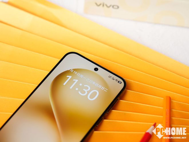 vivo S30 Pro mini图赏：夏日“颜霸”手机 色彩与轻盈完美融合