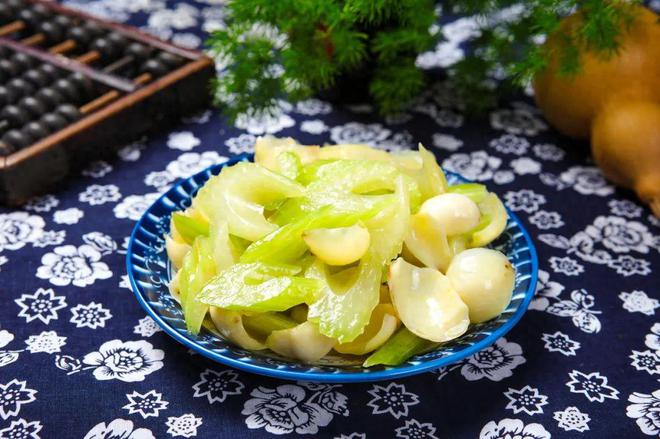这种蔬菜很多人不爱吃，但出镜率超高！不吃真的亏大了！