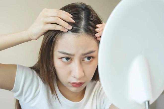 这样吃饭，真的可能会让你变秃！但很多人还以为超健康