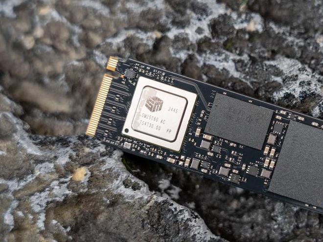 PCIe 5.0满速畅快存 金士顿FURY Renegade G5 SSD 4TB评测