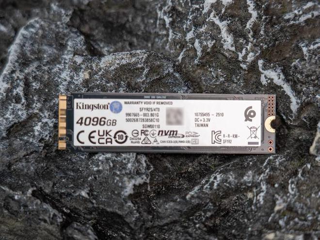 PCIe 5.0满速畅快存 金士顿FURY Renegade G5 SSD 4TB评测