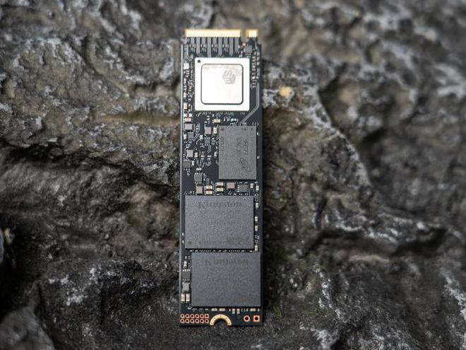 PCIe 5.0满速畅快存 金士顿FURY Renegade G5 SSD 4TB评测