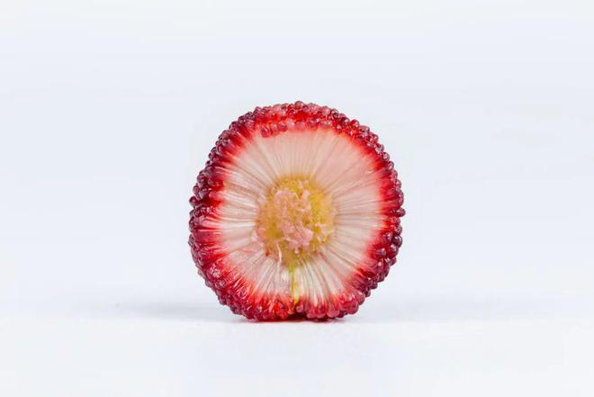又到了吃虫，哦不，吃杨梅的季节了