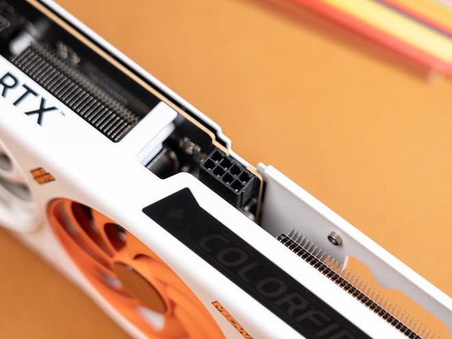 喵萌可爱的超值甜品卡 COLORFIRE RTX 5060橘影橙评测