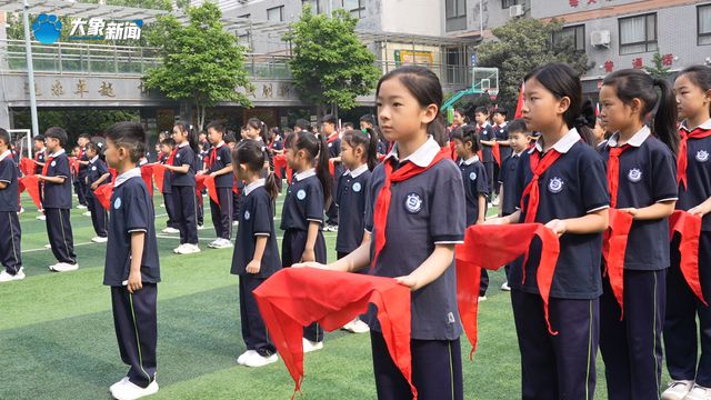 72名新队员入队！全国人大代表买世蕊现场送上"成长干货"