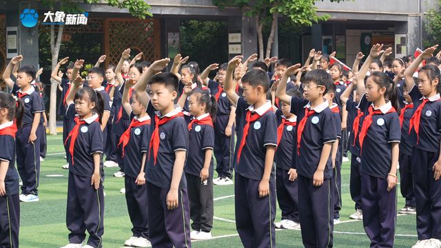 72名新队员入队！全国人大代表买世蕊现场送上"成长干货"