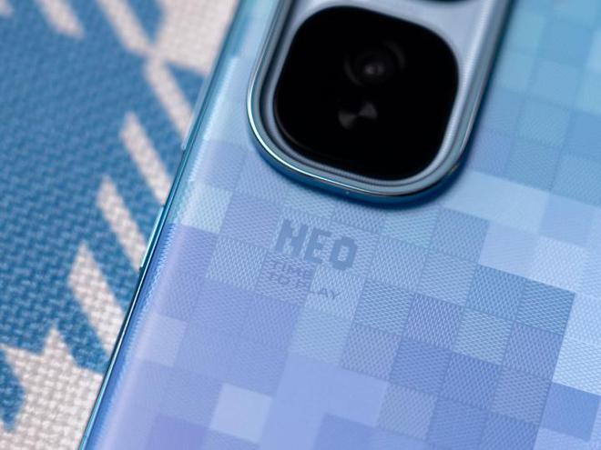 小长假双节新神器 iQOO Neo10 Pro+持久可靠