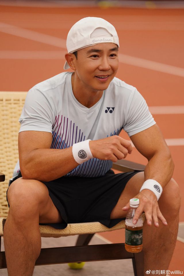 刘畊宏被曝“借700万拖9年不还被起诉”，工作室回应
