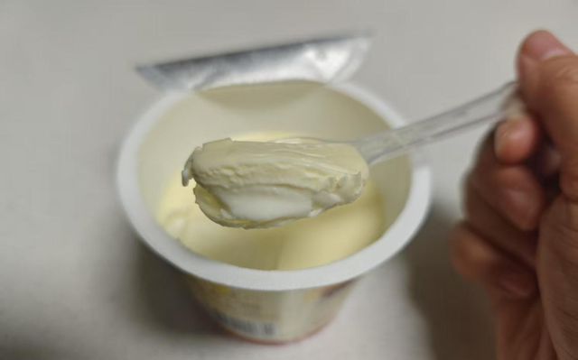 最近爆火的奶皮子酸奶是“热量刺客”？每天吃一杯，会发生什么？