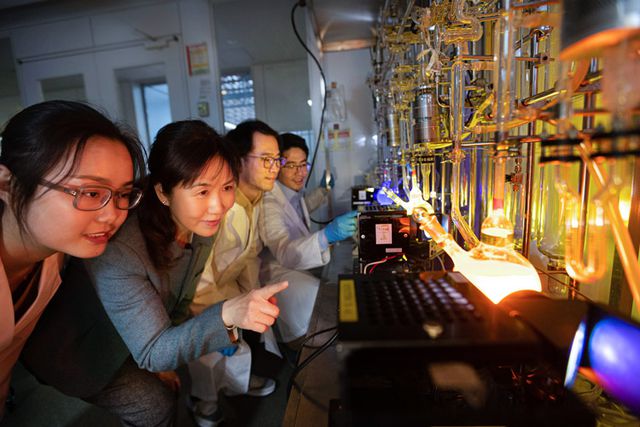 科学家在实验室复刻了一个“古代热泉”，发现了生命起源的新线索