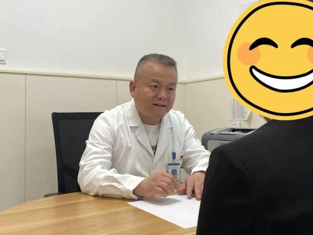 男子自爆“像女人一样，乳房竟发育了”，医生：一月接诊5例