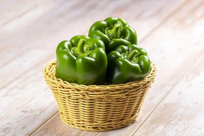 蔬菜中的“维C之王”竟是它？含量是橙子的近4倍！每天吃一个就够