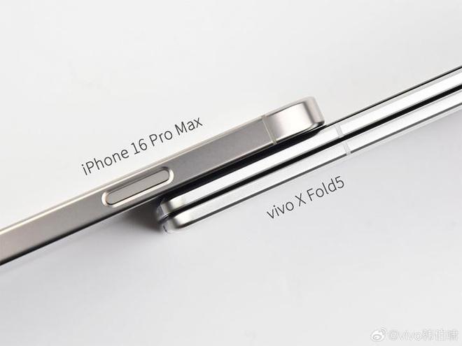 vivo X Fold5纤薄性给力 与苹果16 Pro Max相当