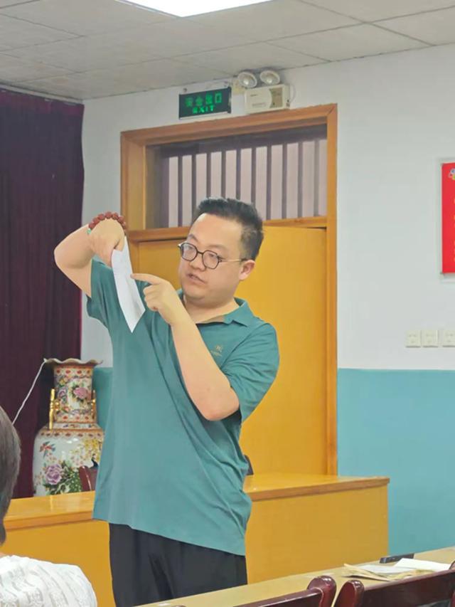 二七区苗圃小学举行心理健康培训，护航心灵点亮教育人生