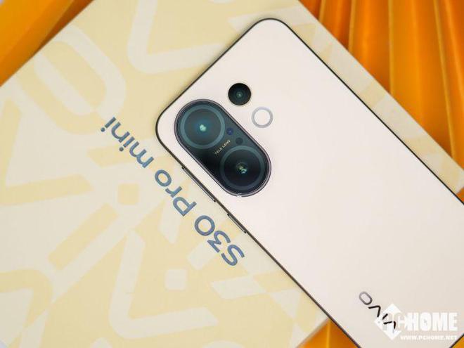 vivo S30系列正式开售 多彩轻薄直屏入手超值
