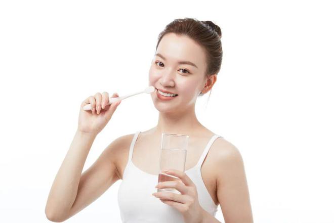 北大“韦神”牙齿问题引关注！很多人不重视这种会让牙齿掉光的病