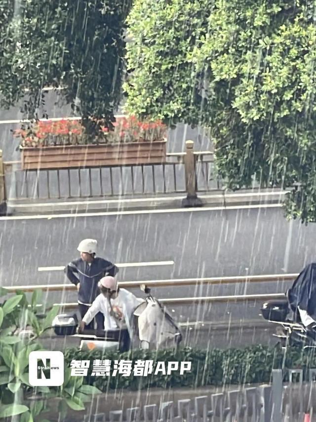 预警！大雨暴雨抵达福州！气温骤降10℃！假期返程注意……